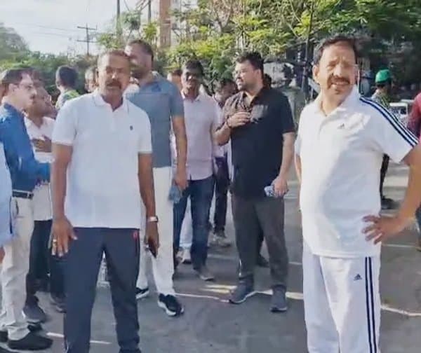 కేబీఆర్ పార్క్ వద్ద ట్రాఫిక్ పరిశీలన
