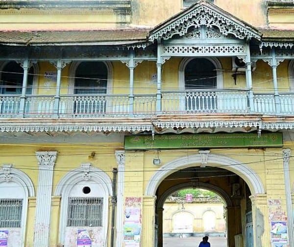 చారిత్రక కట్టడాలకు మహర్దశ