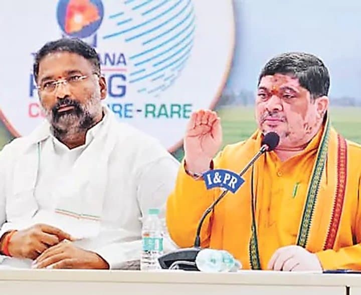 భారాసవి మొసలి కన్నీరు: పొన్నం