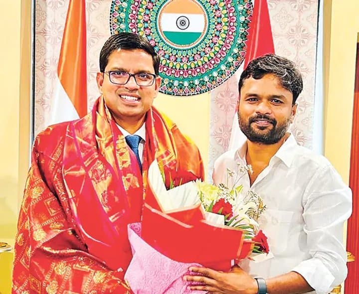 దుబాయ్‌ కాన్సుల్‌గా తెలుగు అధికారి