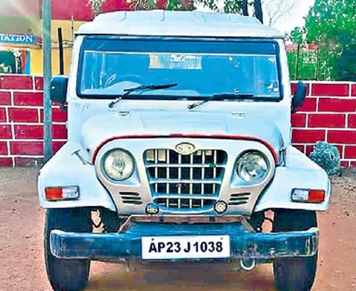 నకిలీ నంబర్‌ప్లేట్లతో వాహనాల విక్రయాలు - Udayam Digital