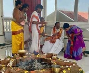 ఎర్రవల్లి నివాసంలో కేసీఆర్ దంపతుల హోమం