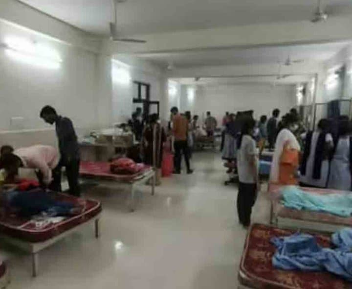బోయపాలెం క్యాంపస్‌లో 50 మంది విద్యార్థులు అస్వస్థత