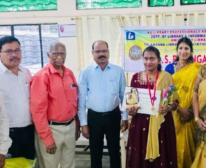 కేయూ టాపర్‌కు కొండల్‌రెడ్డి గోల్డ్ మెడల్ ప్రదానం