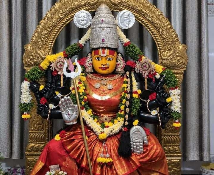 స్కందమాత అవతారంలో దుర్గాభవాని దర్శనం - Udayam