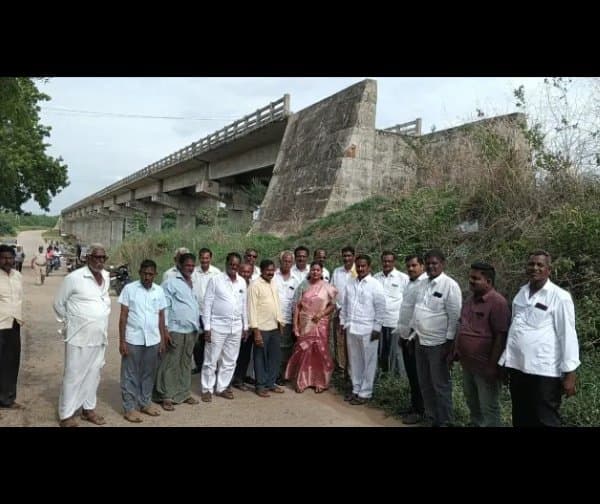 దాములూరు వంతెన పరిశీలన
