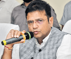 తెలంగాణను క్రీడల హబ్‌గా తీర్చిదిద్దుతాం: మంత్రి శ్రీధర్ బాబు. - Udayam Digital