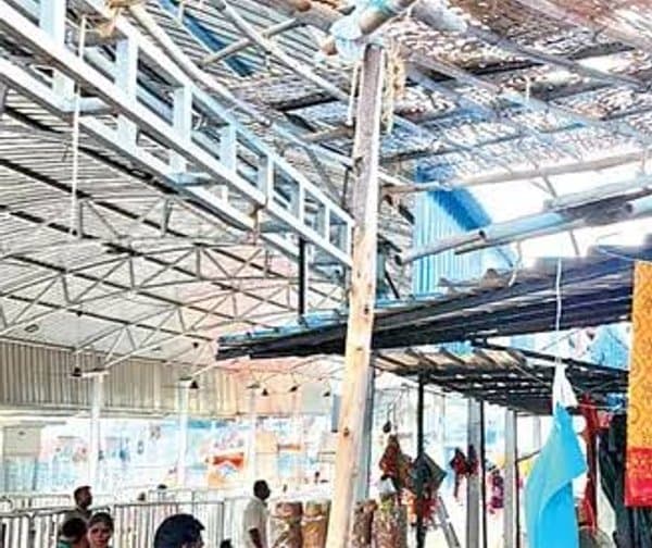 వేములవాడలో ఆక్రమణల బెడద - Udayam Digital