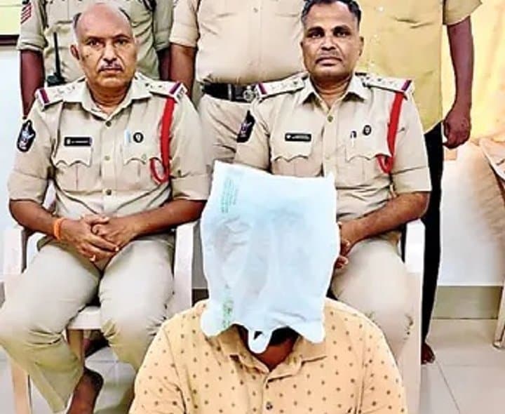 తితిదే ఉద్యోగి మోసం.. అరెస్ట్‌
