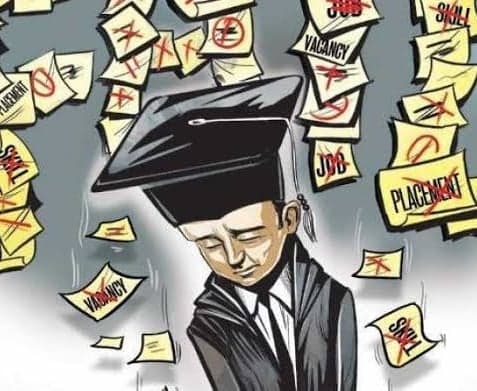 నెల రోజుల్లో తగ్గిన నిరుద్యోగం