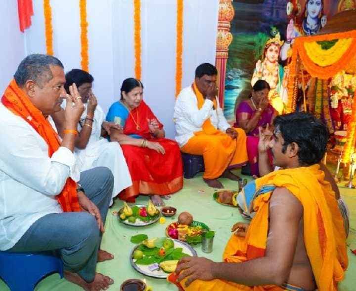 వర్షాల కోసం ఎమ్మెల్యే ప్రత్యేక పూజలు