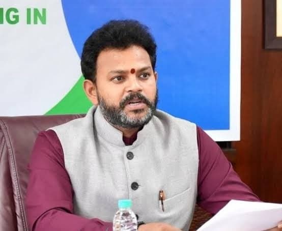 విమానయాన సంస్థలకు కేంద్ర మంత్రి ఆదేశాలు