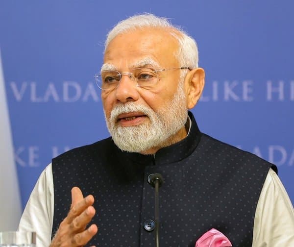పశ్చిమాసియా సంక్షోభంపై ప్రధాని మోదీ కీలక సమీక్ష