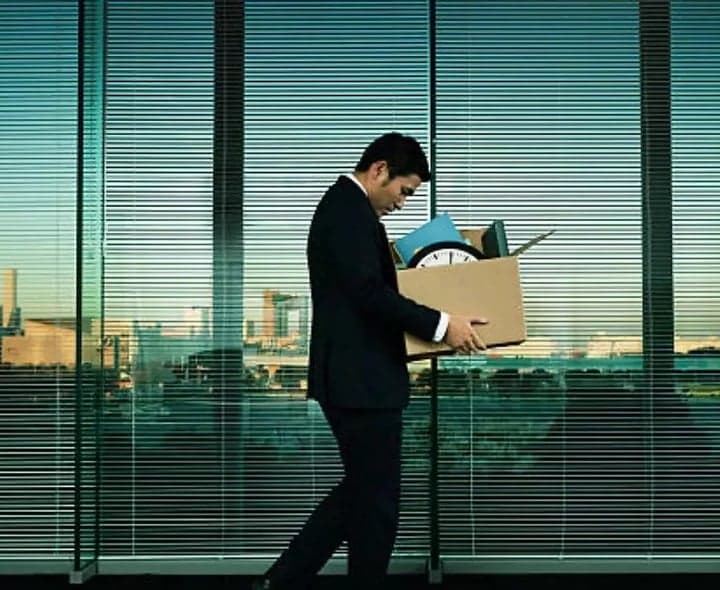 నెట్‌ఫ్లిక్స్‌లో 1,000 మంది ఉద్యోగుల తొలగింపు
