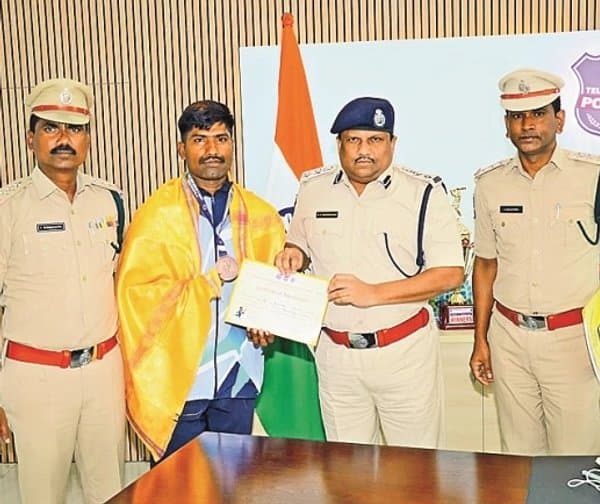 ప్రాణాలు కాపాడితే రూ.25 వేల ప్రోత్సాహకం