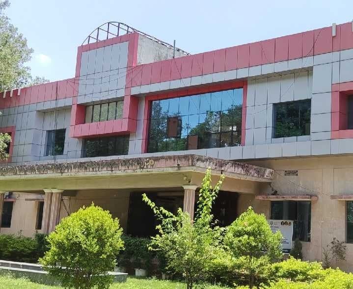 నరసాపురం ఛైర్మన్ పీఠంపై పార్టీల గురి - Udayam