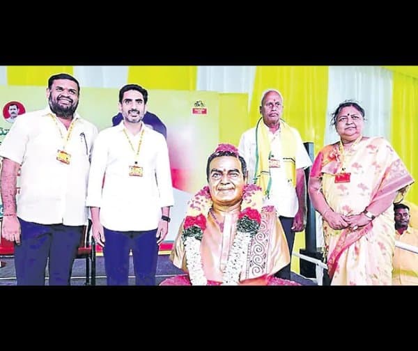 తప్పులుంటే చెప్పండి.. సరిదిద్దుకుంటా: నారా లోకేశ్