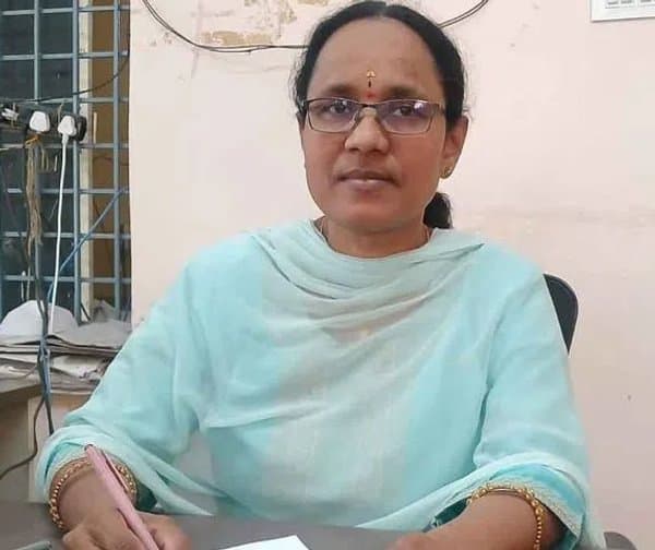 చిగురుమామిడి డిప్యూటీ తహసీల్దార్‌గా కళావతి - Udayam Digital