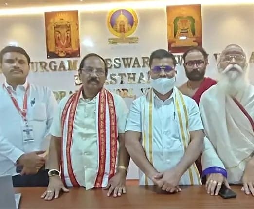 ఇంద్రకీలాద్రిపై ఆర్జిత సేవా టికెట్లు