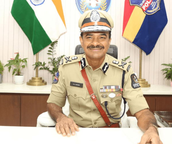 పోలీసు శాఖలో ప్రక్షాళన: అవినీతిపరులపై కొత్త డీజీపీ సీవీ ఆనంద్ హెచ్చరిక - Udayam Digital