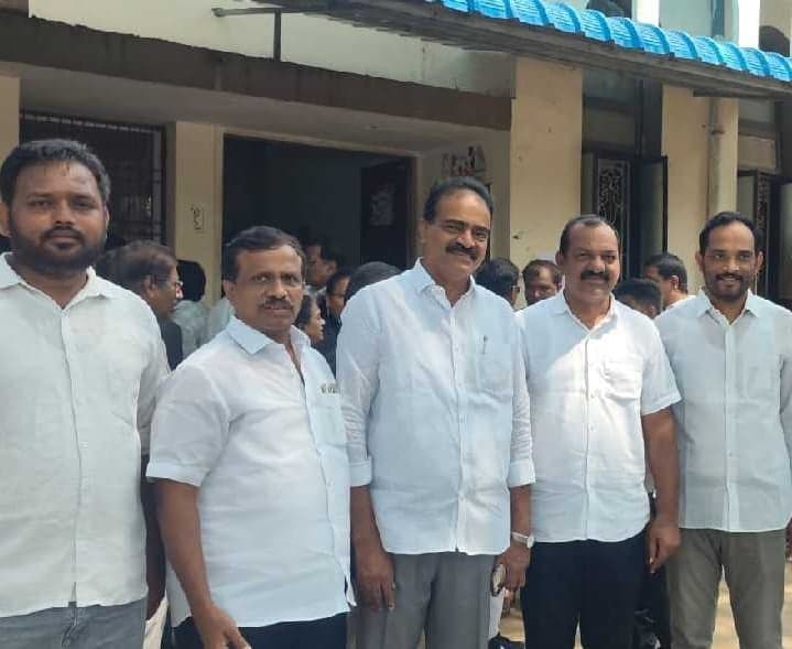 ఎమ్మెల్సీ ఎన్నికల కేసులో కోర్టుకు రాయల నాగేశ్వరరావు - Udayam