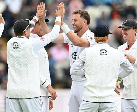 ఇంగ్లండ్ క్లీన్‌స్వీప్
