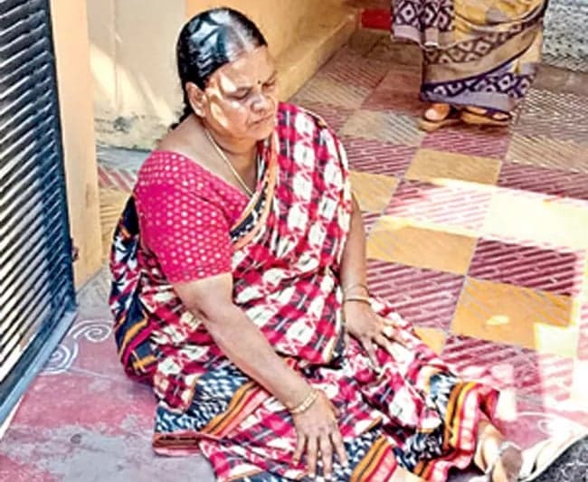 కుషాయిగూడలో ఆస్తి కోసం కన్నతల్లిని వేధిస్తున్న కుమార్తెలు