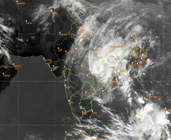 బంగాళాఖాతంలో మరో అల్పపీడనం.. తుపాను ముప్పు ఉందా
