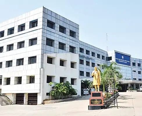 జేఎన్‌టీయూహెచ్‌లో ఘర్షణ.. 27 మందిపై చర్యలు