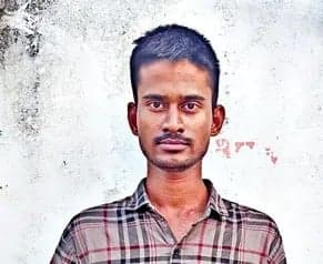 పేదరికాన్ని జయించి.. వైద్య విద్య వైపు