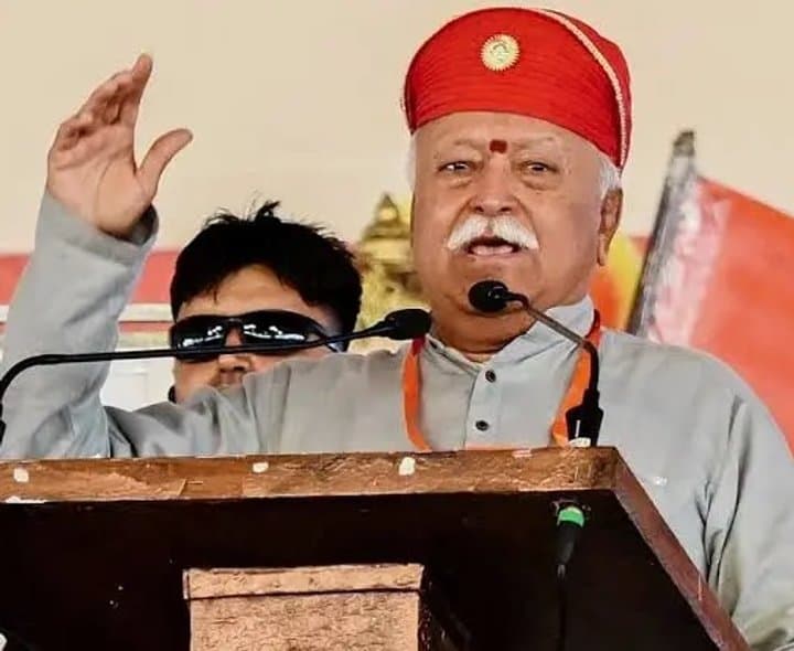 యువతతో RSS చీఫ్ మోహన్ భగవత్ భేటీ - Udayam Digital