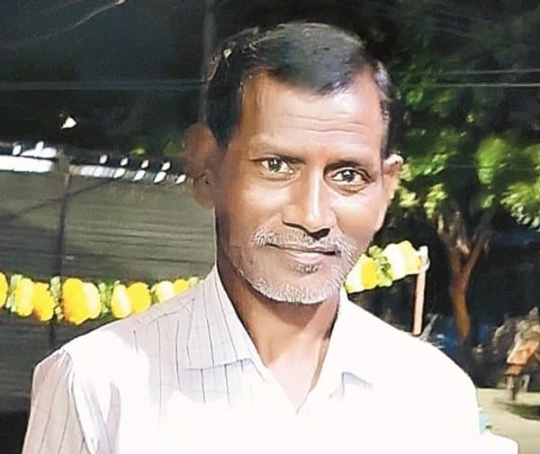 భార్య కళ్లెదుటే గోడ కూలి భర్త దుర్మరణం