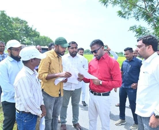 రీ-సర్వే పనులు పకడ్బందీగా నిర్వహించాలి: కలెక్టర్‌ - Udayam