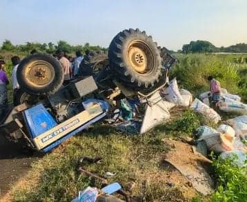 ట్రాక్టర్‌ బోల్తా.. 22 మందికి గాయాలు
