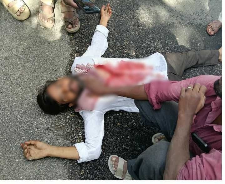 బీర్‌ బాటిల్‌తో గొంతు కోసుకుని వ్యక్తి ఆత్మహత్యాయత్నం