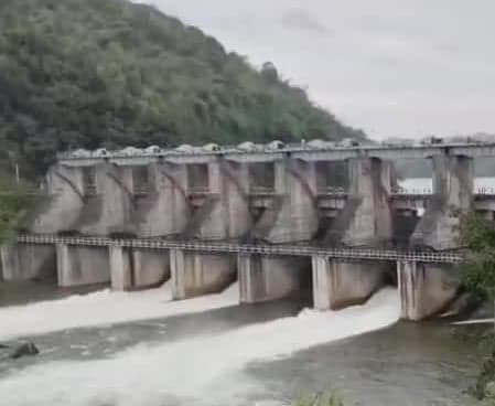 ఏలేరు వరద ఉద్ధృతితో రైతుల్లో ఆందోళన - Udayam