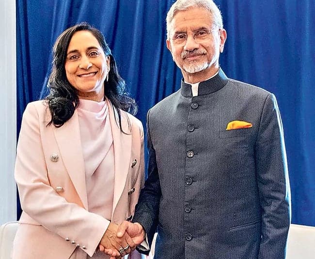 కెనడాతో సంబంధాలను మరింత ఉన్నతస్థాయికి: జైశంకర్‌