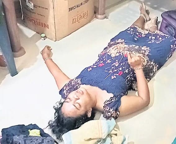 వివాహేతర సంబంధం నేపథ్యంలో మహిళ హత్య