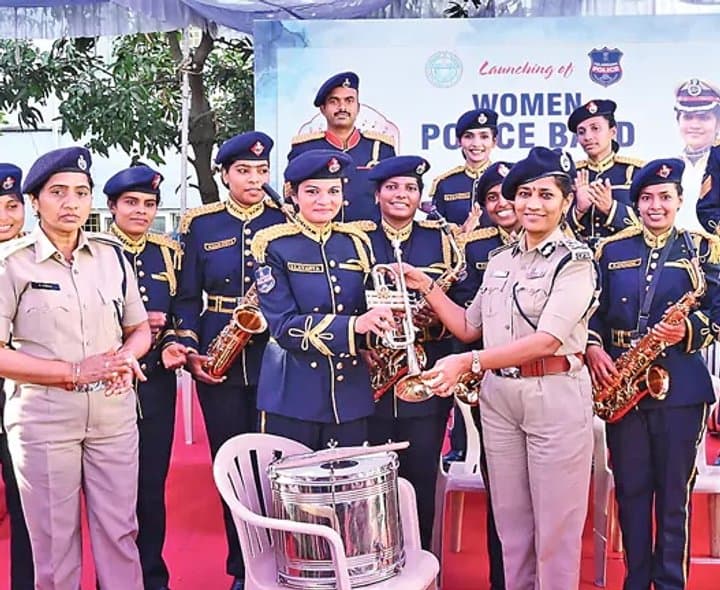 తెలంగాణలో తొలి మహిళా బ్యాండ్‌