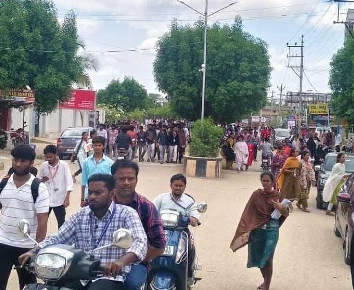 ఏబీవీపీ బంద్‌తో మూతపడిన కాలేజీలు