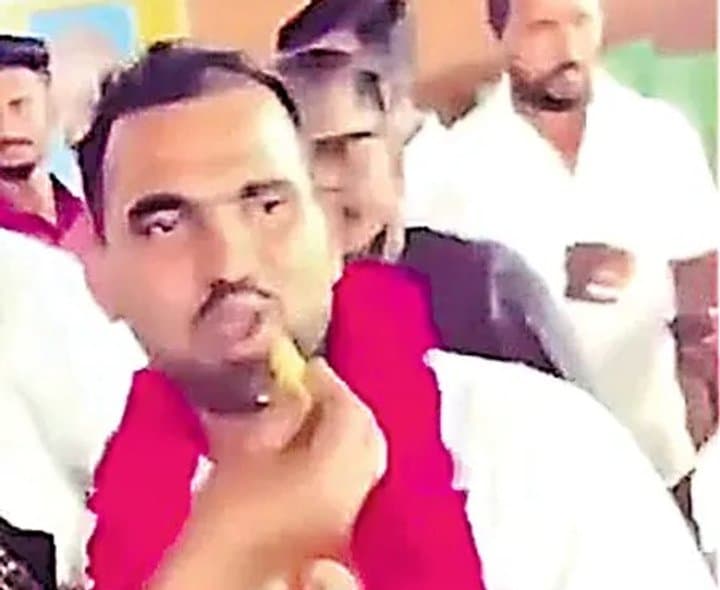 తేనెటీగలతో మురుగన్‌ రికార్డు