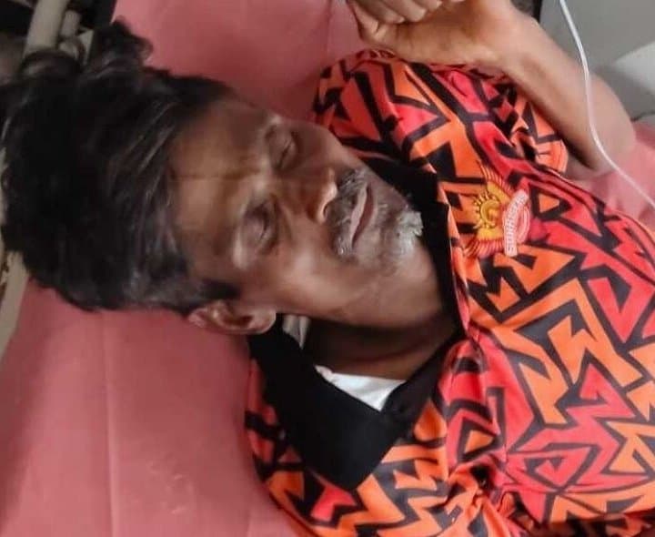 అటవీ ప్రాంతంలో ఐదు రోజులుగా పడి ఉన్న వ్యక్తి