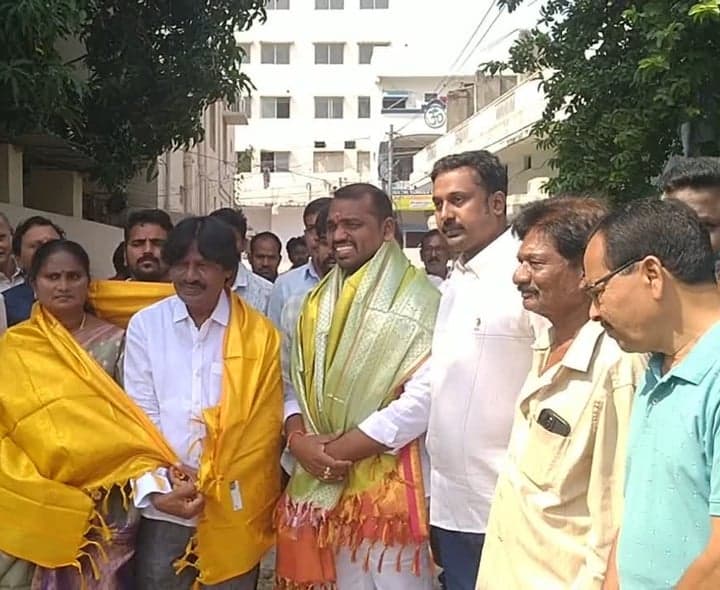 కరీంనగర్‌లో అభివృద్ధి పనులు ప్రారంభం - Udayam