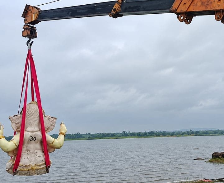 కొంటూరు చెరువులో గణేశ్‌ నిమజ్జనం - Udayam