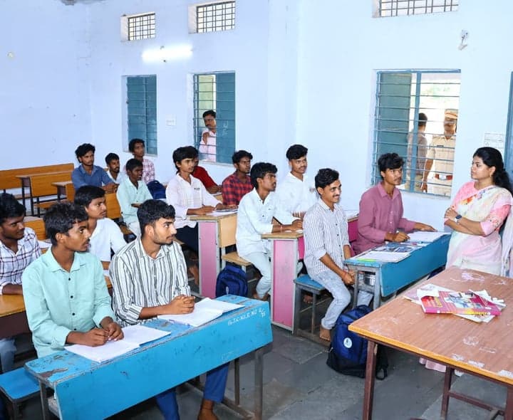 నెల్లికుదురులో కలెక్టర్‌ ఆకస్మిక తనిఖీలు - gallery image 2