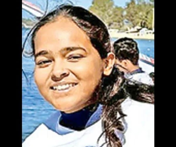 విండ్‌ సర్ఫింగ్‌లో రష్మిత