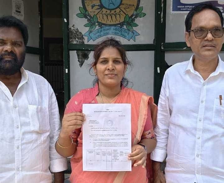 హుకుంపేట జడ్పీటీసీ అభ్యర్థిగా ప్రియాంక - Udayam
