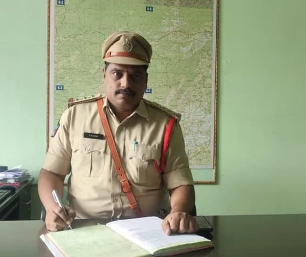 రాజవొమ్మంగి సీఐగా బాధ్యతలు స్వీకరించిన సన్యాసినాయుడు