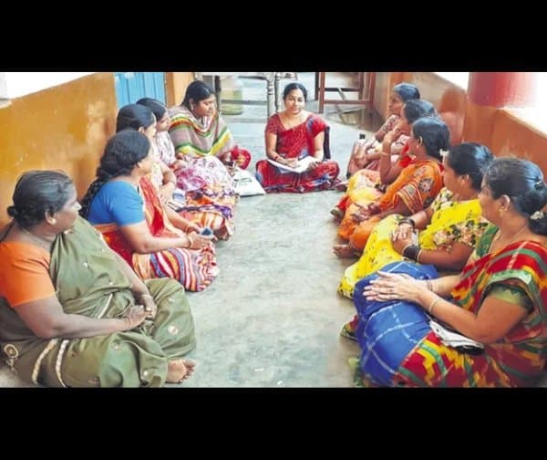 డ్వాక్రా మహిళలకు రుణ ఛార్జీల రద్దు