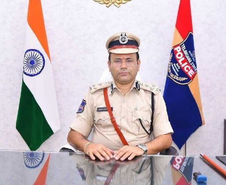 అత్యవసరమైతే తప్ప బయటకు రావద్దు